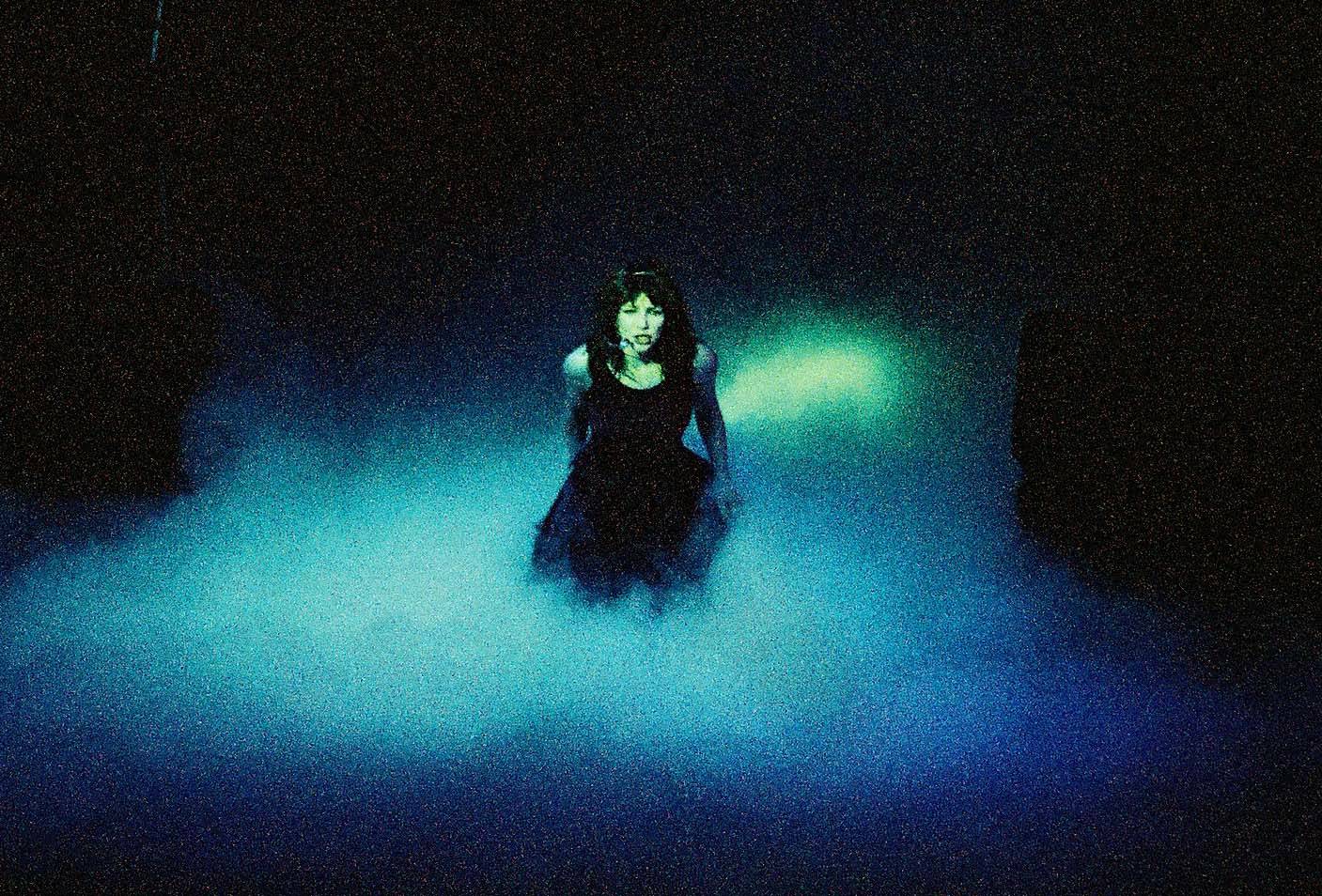 Kate Bush ao vivo, no London Palladium, Londres, 1979. © Getty Images