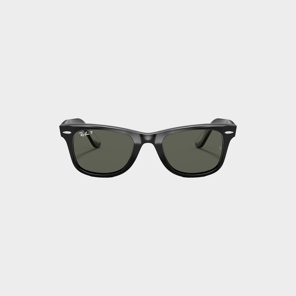 Wayfarer Classic, € 213, Ray Ban.