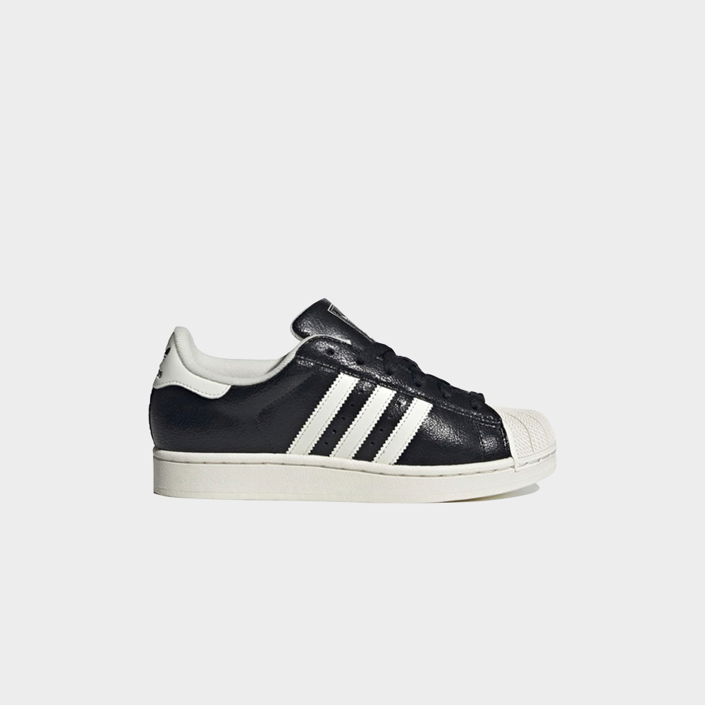 Ténis Superstar Originals, € 119,99, Adidas, em elcorteingles.pt.
