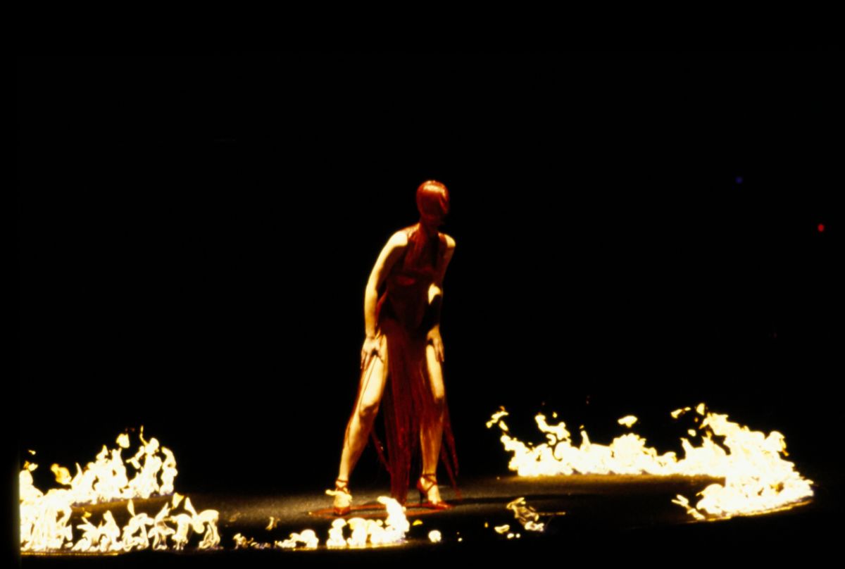 Alexander McQueen, outono/inverno 1998 © Getty Images