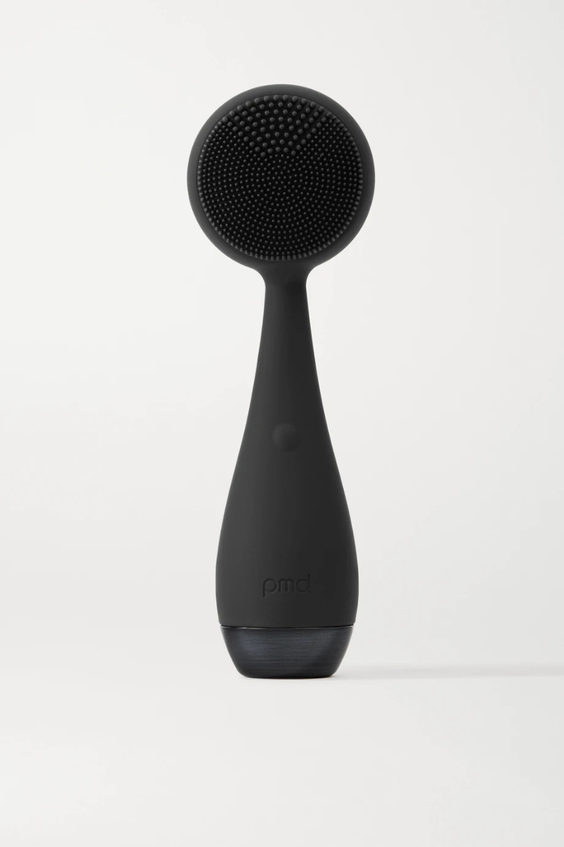 Escova elétrica Clean Pro, € 201,34, PMD, em Net-a-porter.com.