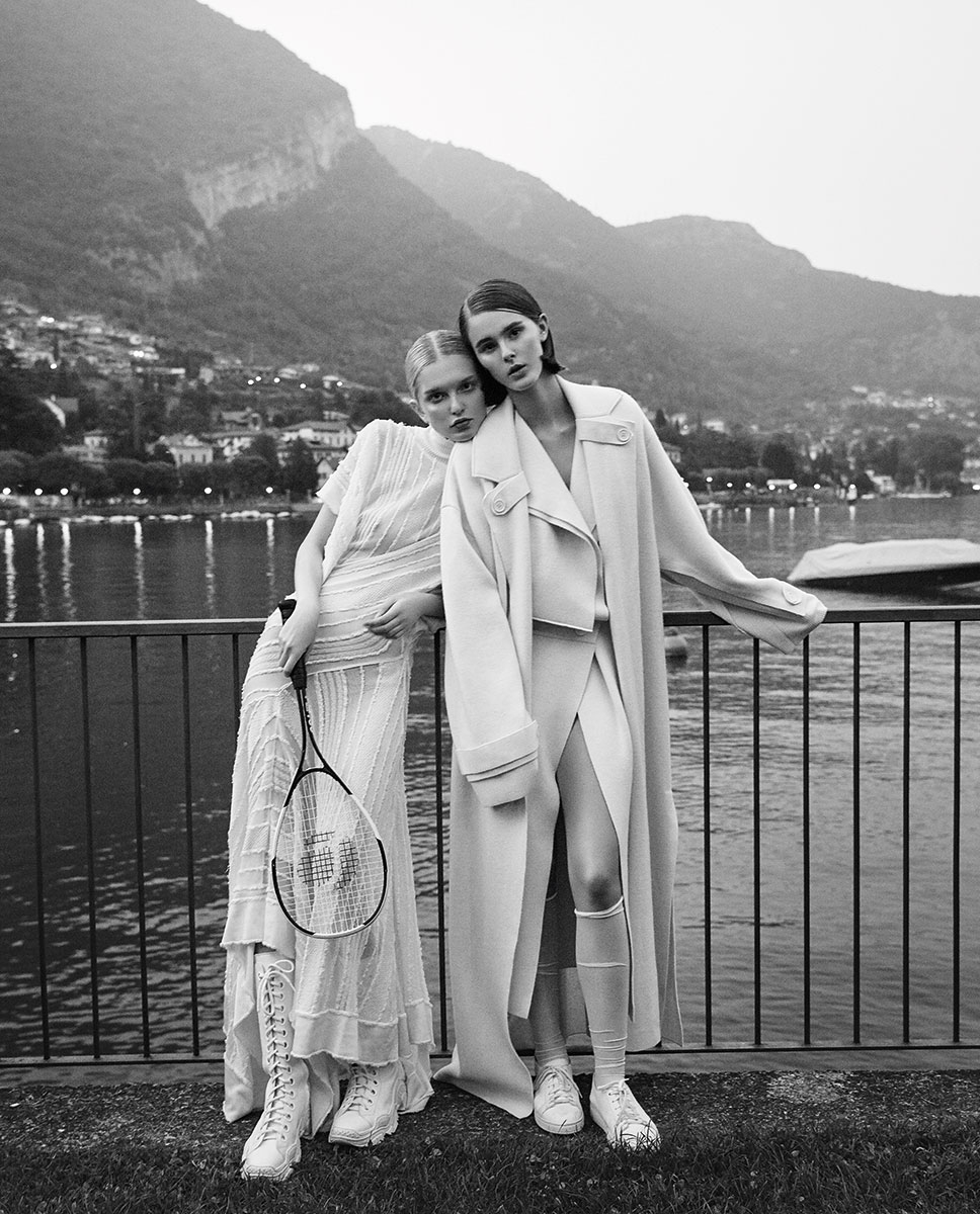 Fotografia de Gioconda & August, com realização de Maria Giulia. Modelos Weronika Kulas e Erin Roesler. Vogue Portugal, Novembro de 2018