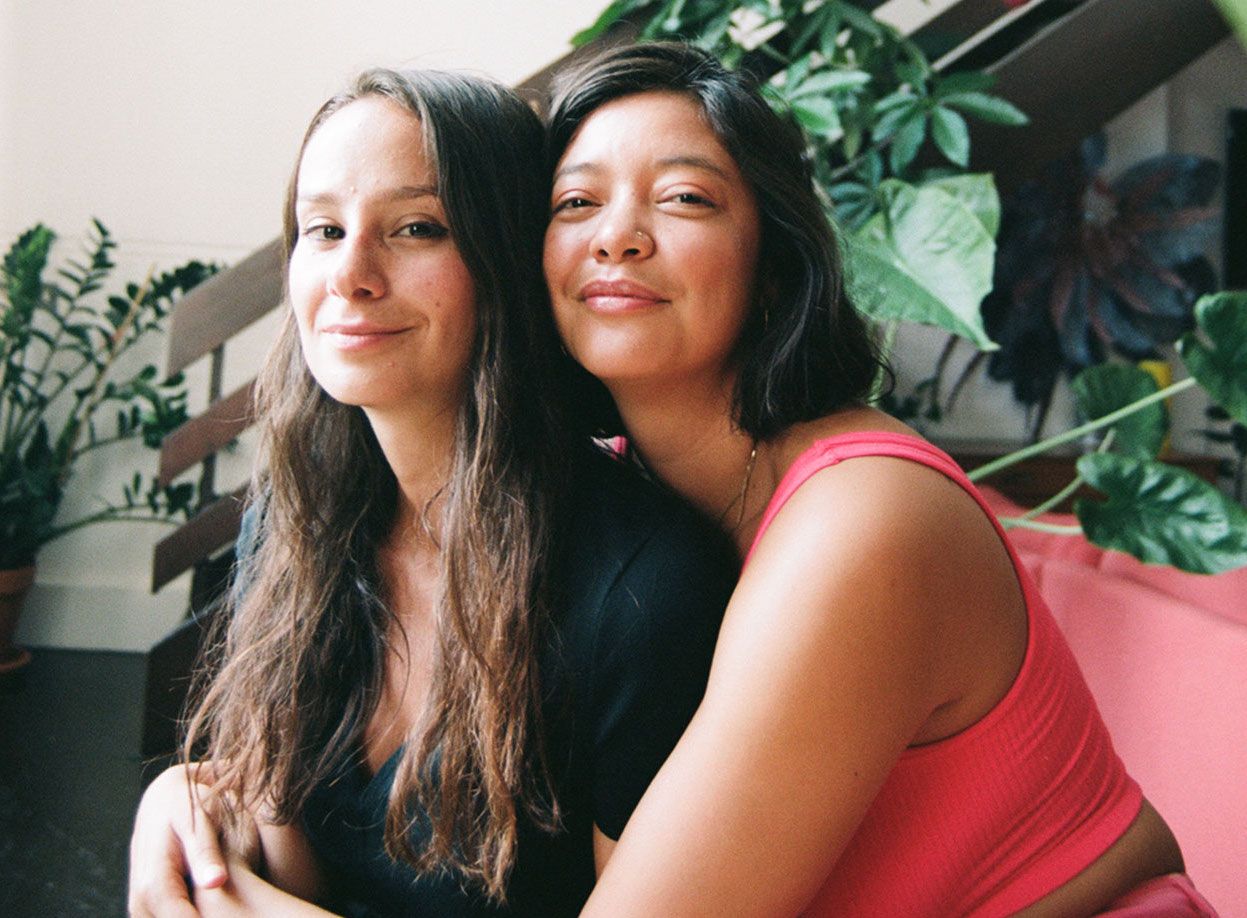 Sarah Raphael e Naomi Shimada © Danika Magdelena