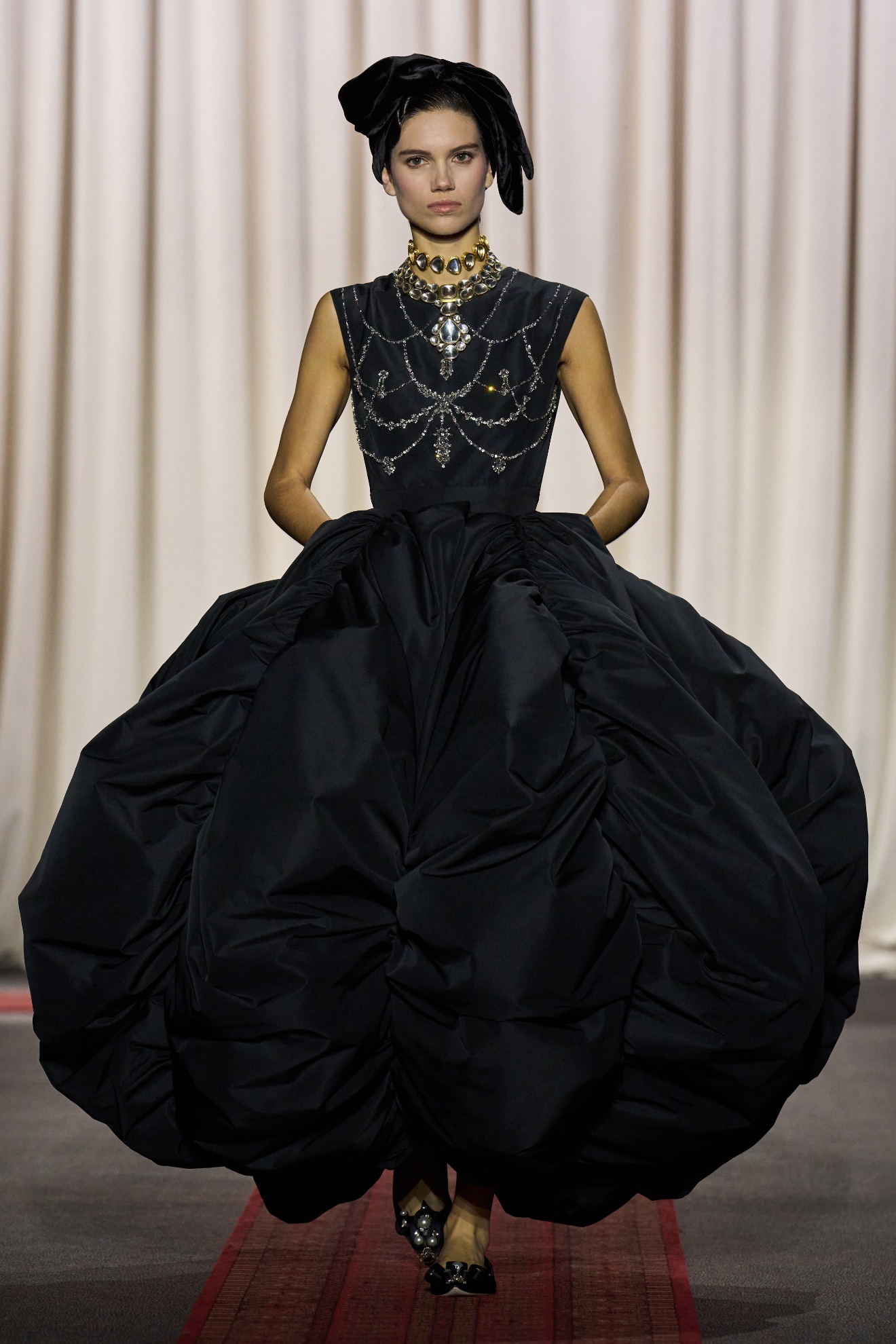 Giambattista Valli Alta-Costura SS25