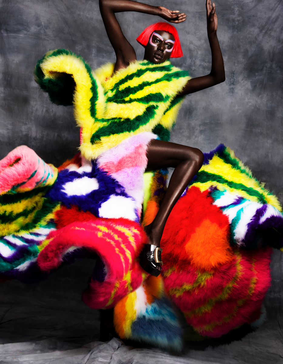 Fotografia de Domen & Van de Velde. Styling Julia Müller. Modelo Ajak Deng. Vogue Portugal, abril de 2022