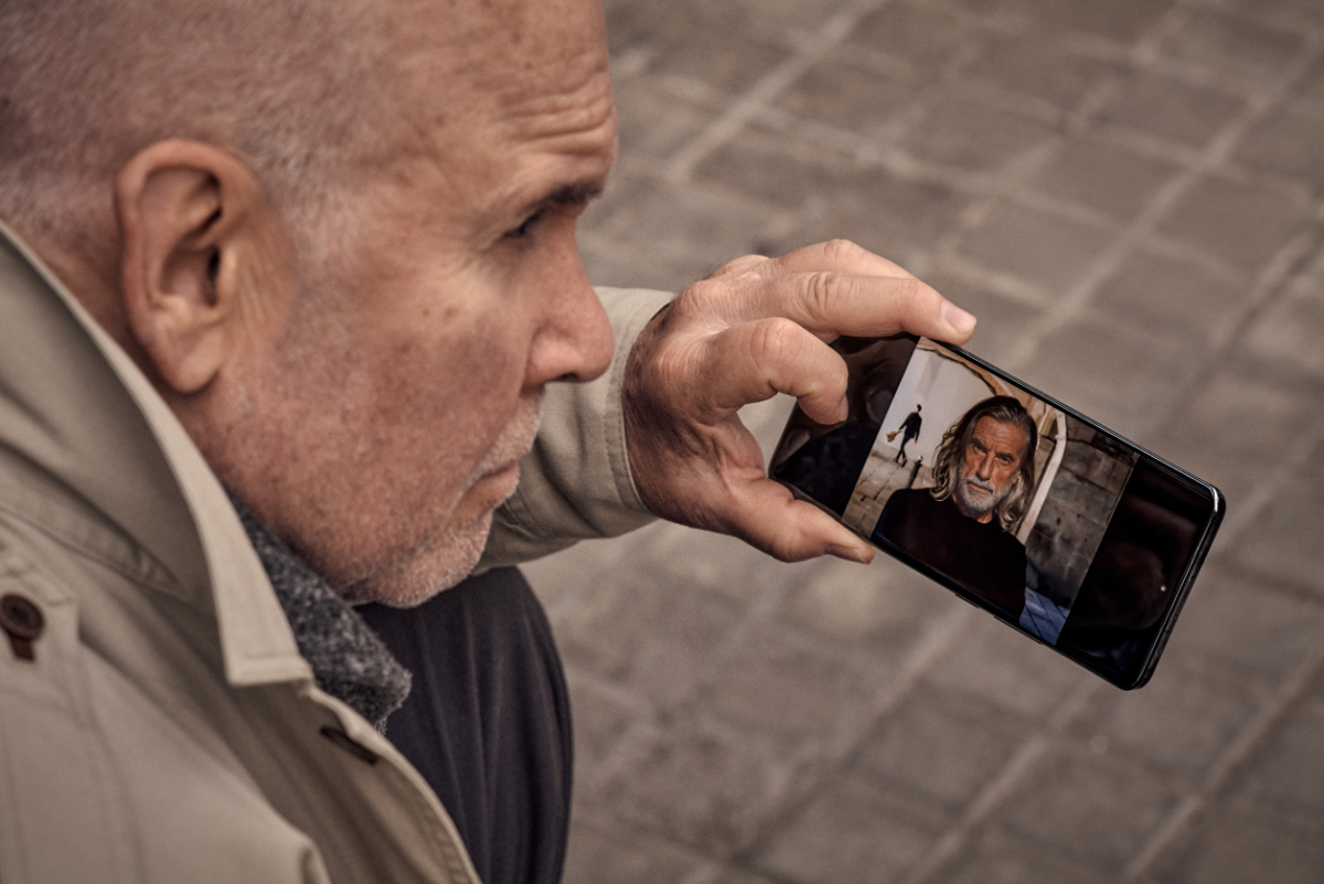 O fotógrafo Steve McCurry é o embaixador deste lançamento da Xiaomi.