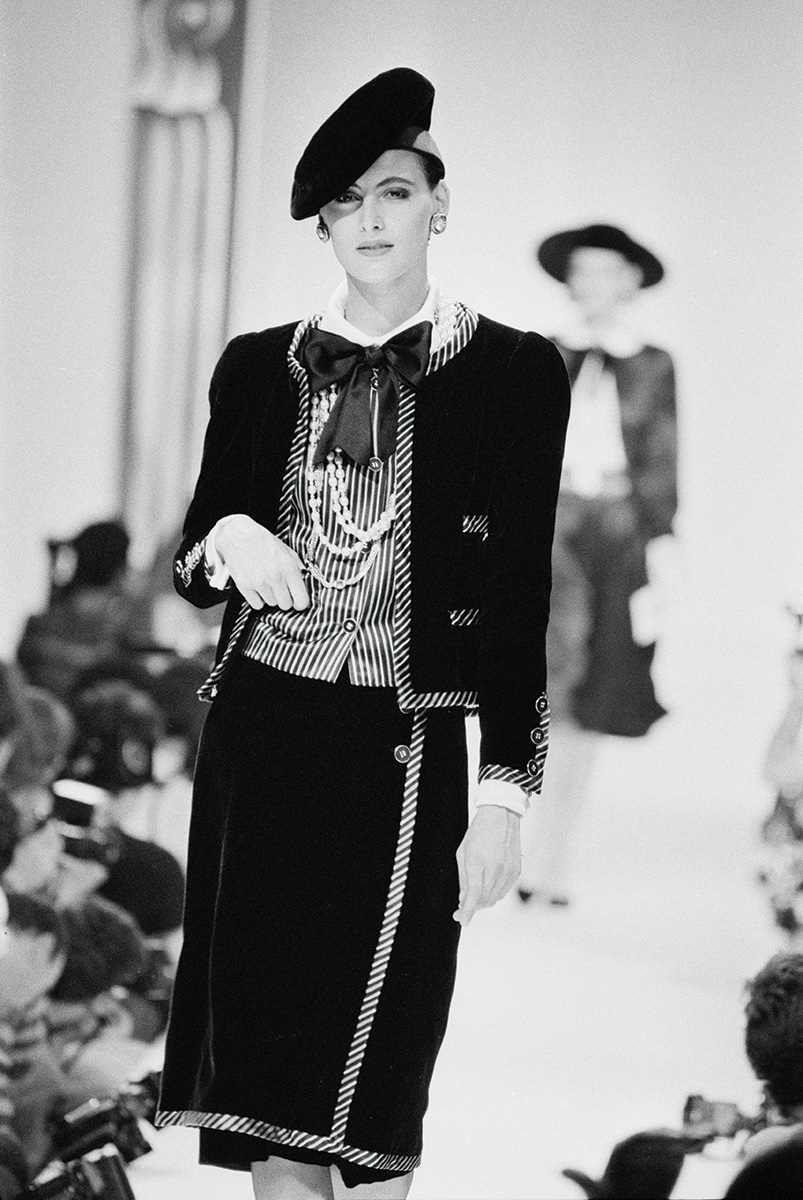 Ines de la Fressange at the Chanel Haute Couture Fall/Winter 1983 show ©Getty Images