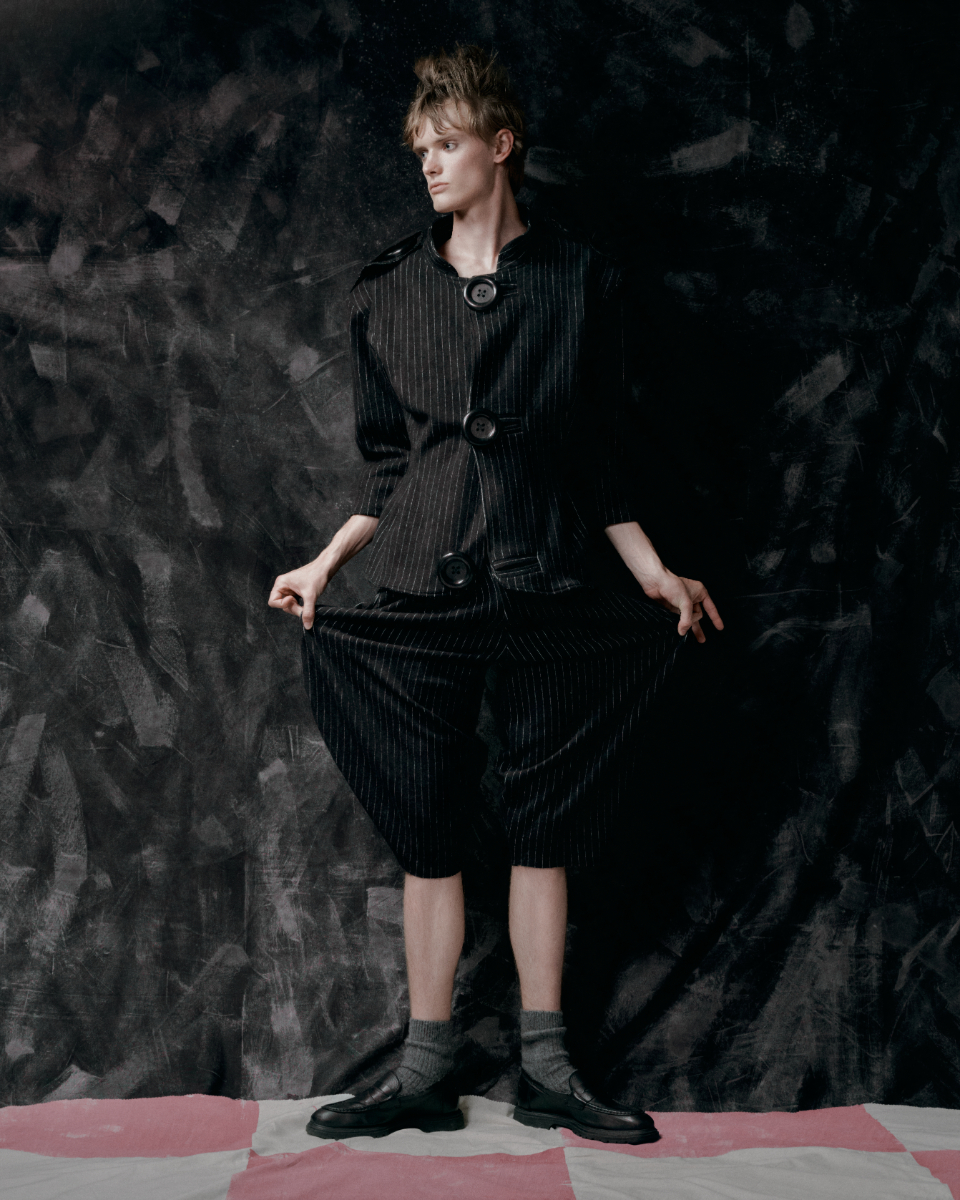 Casaco e calções, PERKULMANDE. Meias, da produção. Sapatos, S.OLIVER.