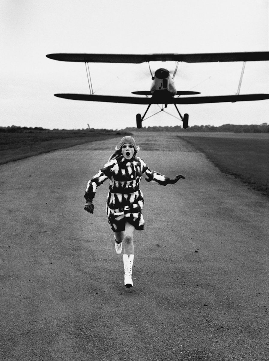 Willi, Fashion Mansfield, British Vogue, London, 1967 Helmut Newton © The Helmut Newton Estate / Maconochie Photography