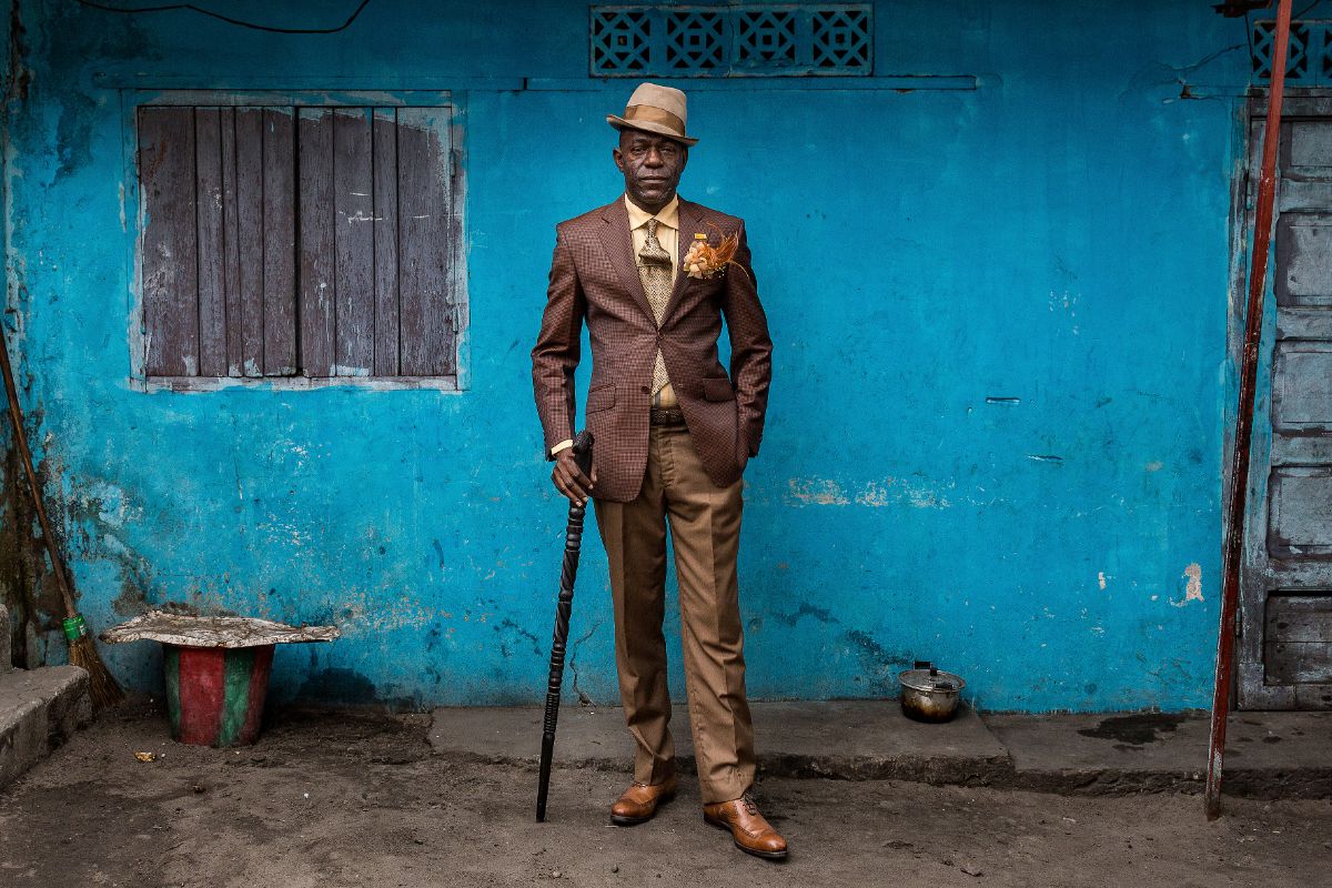 Basile Gandzion, 51-year-old human resources manager and sapeur for 30 years, in Brazzaville, 2017 © Tariq Zaidi