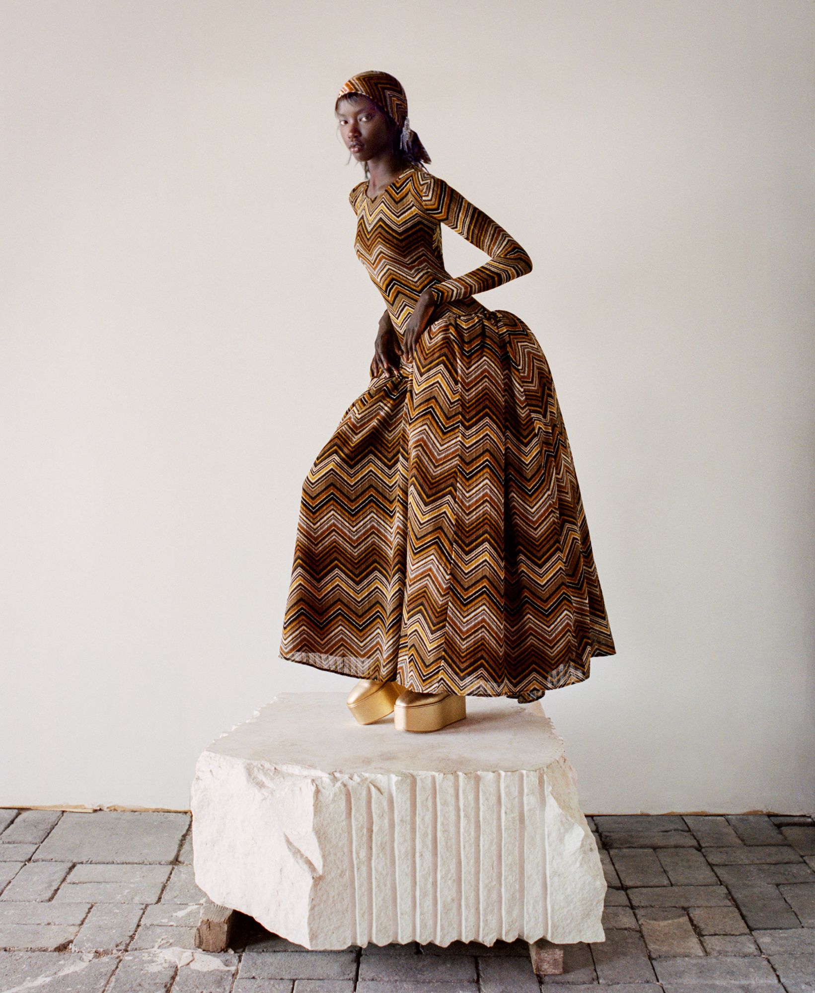 Vestido: Collina Strada.