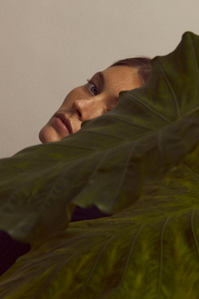 © Photography by Jonas Müller. Styling by Lisa Lohmann. Hair and makeup by Tina Fischach.