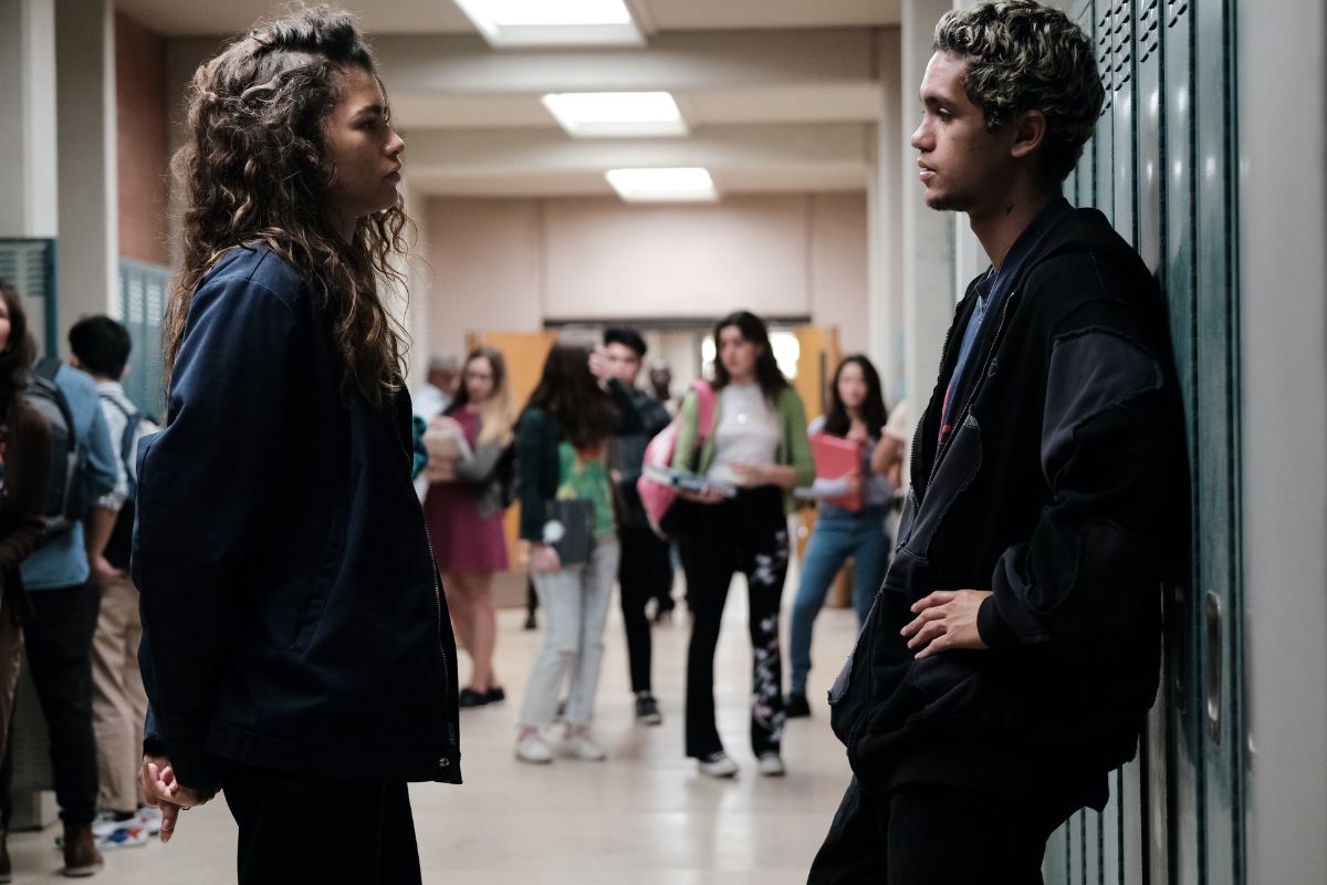 Rue e Elliot, interpretado por Dominic Fike © HBO