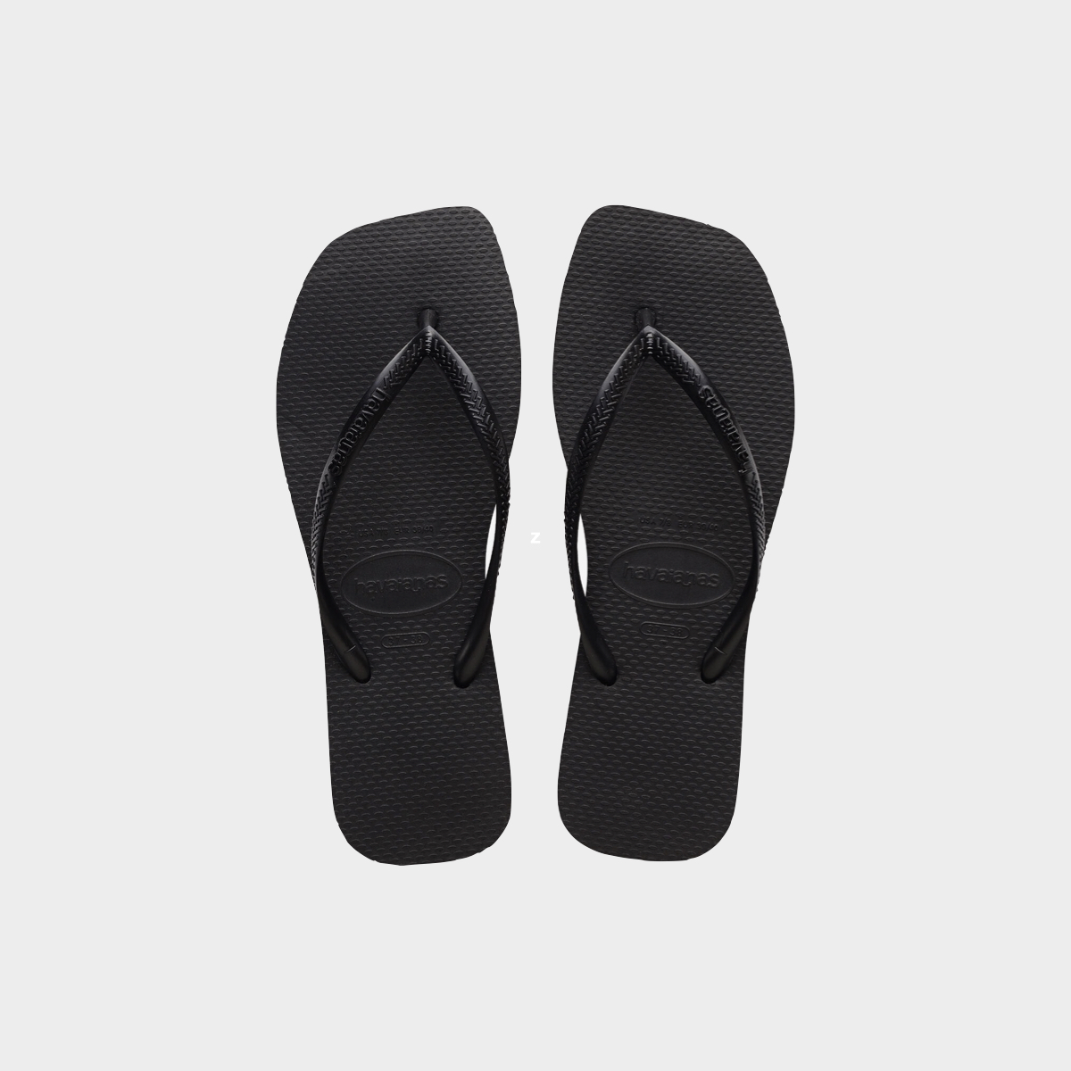 Slim Square, € 29,99, Havaianas.