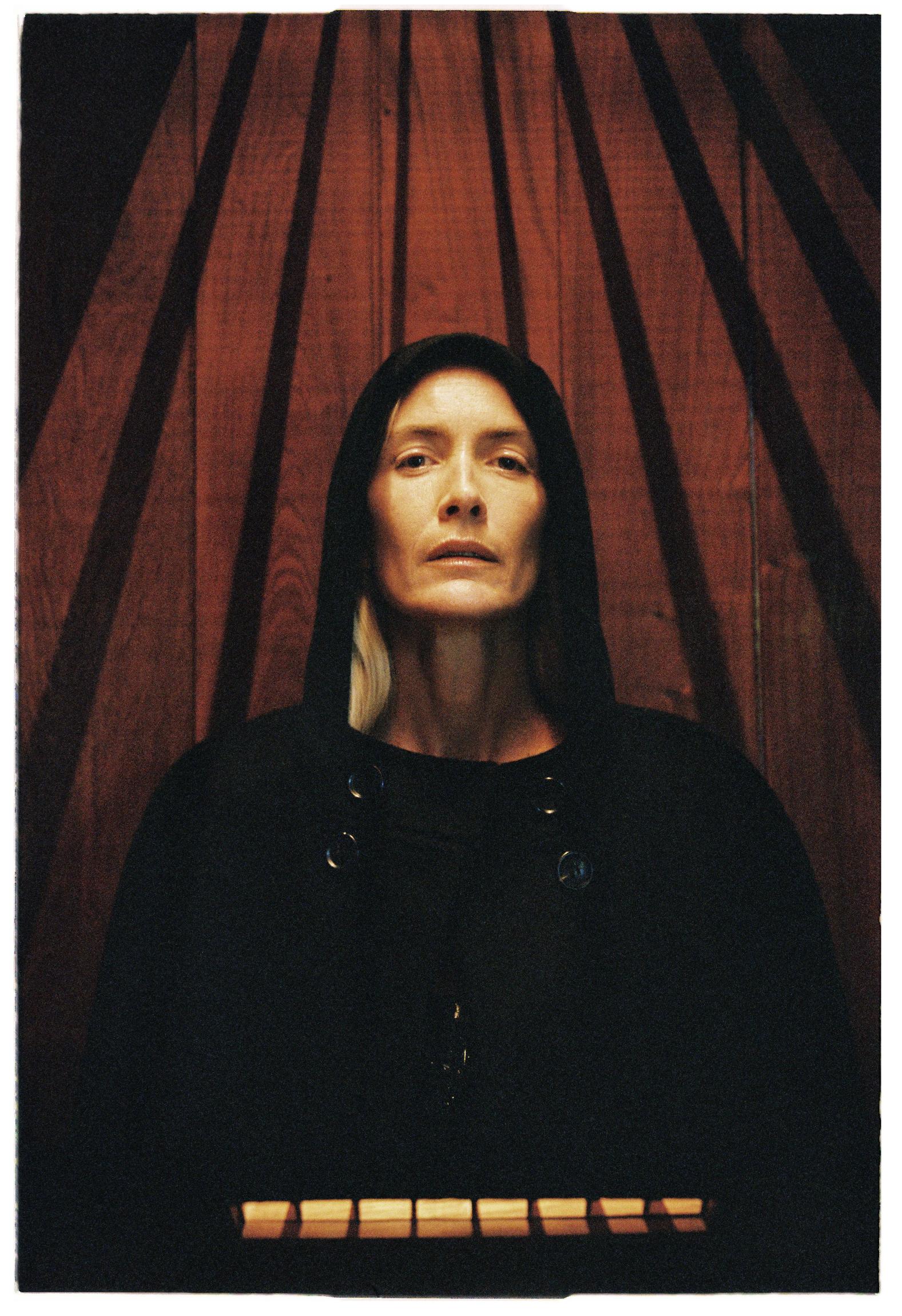 Capa, MAX MARA.