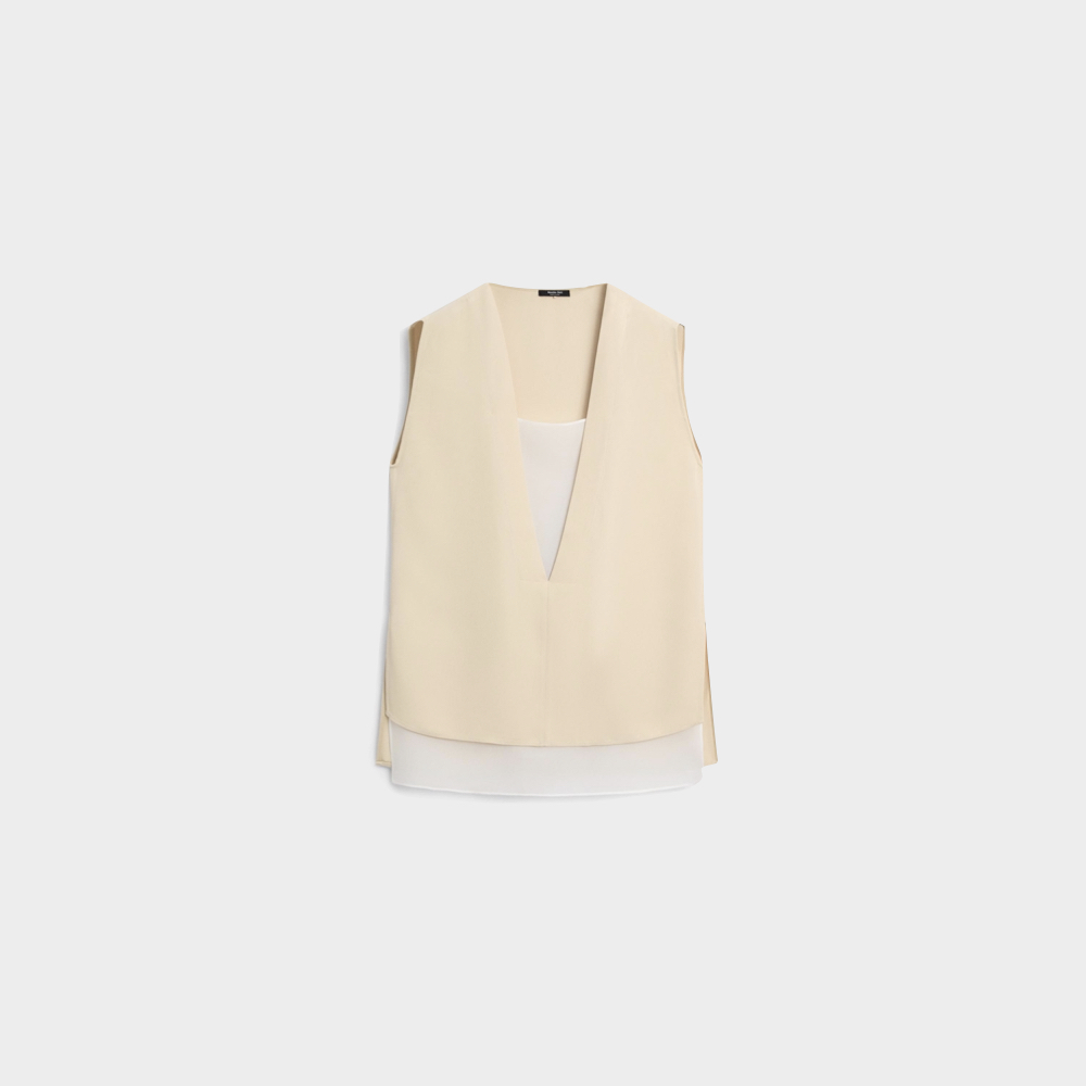 Top em viscose, € 59,95, Massimo Dutti.