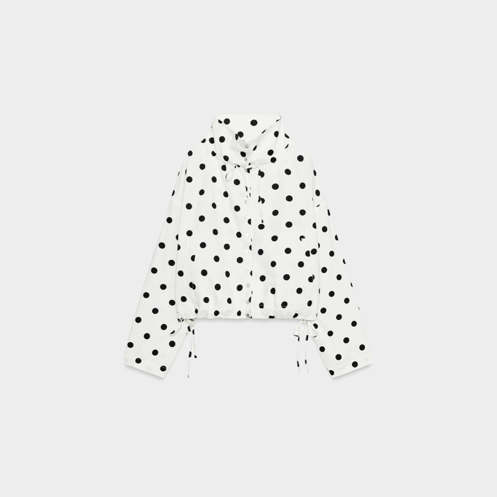 Casaco em algodão, € 29,95, Zara.
