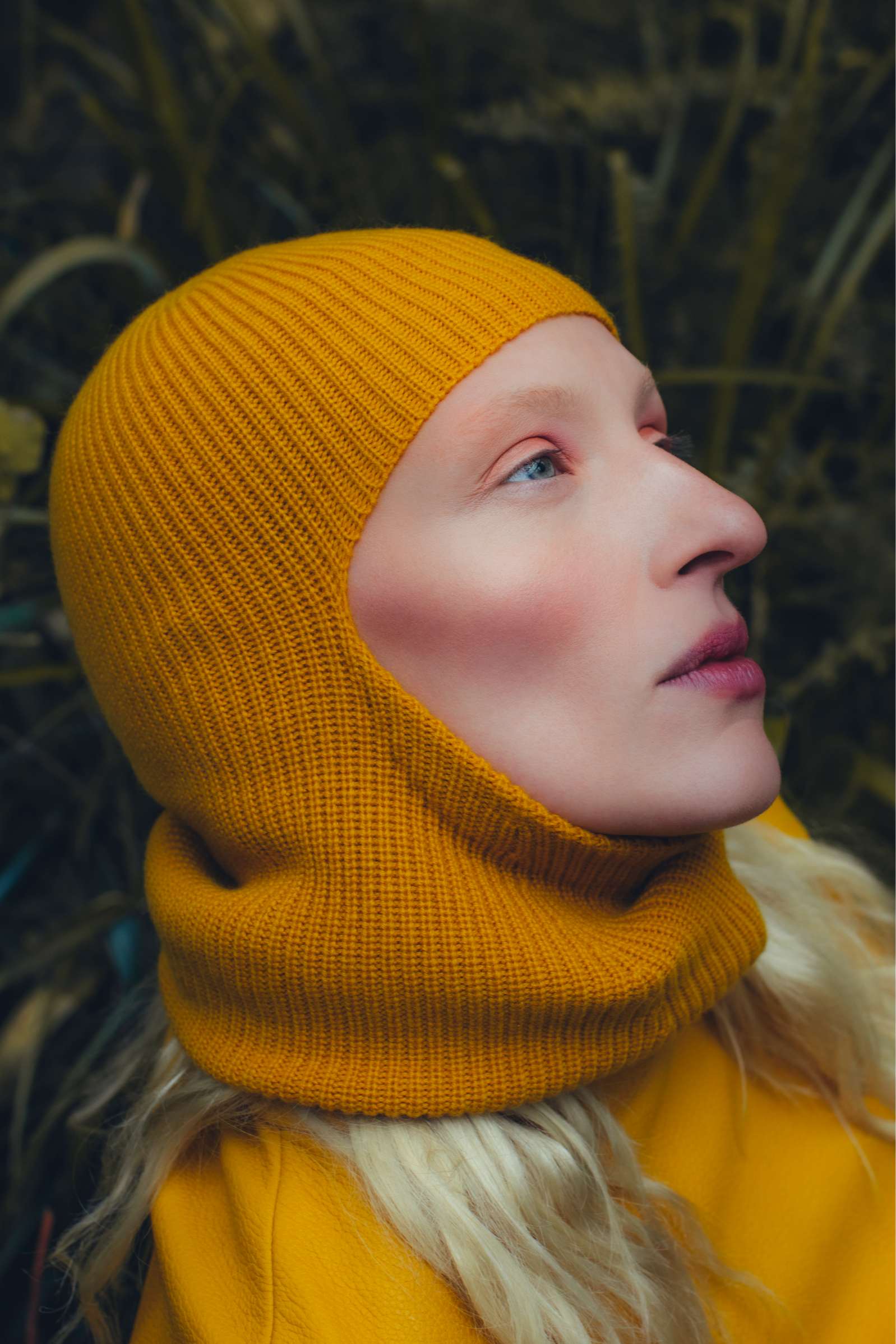 Casaco, calças, balaclava e luvas, tudo MAX MARA.