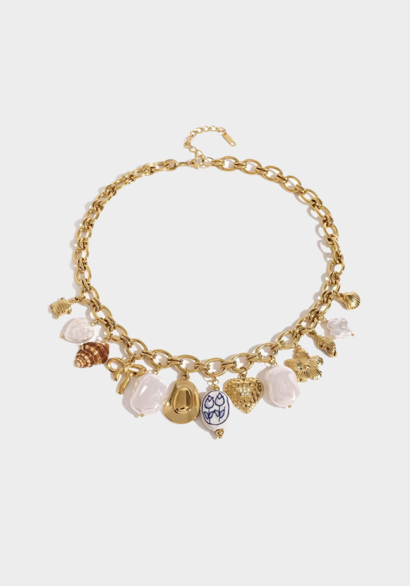 Colar Algarve Charm em aço inoxidável banhado a ouro amarelo, € 67, Sol e Mar Jewelry.