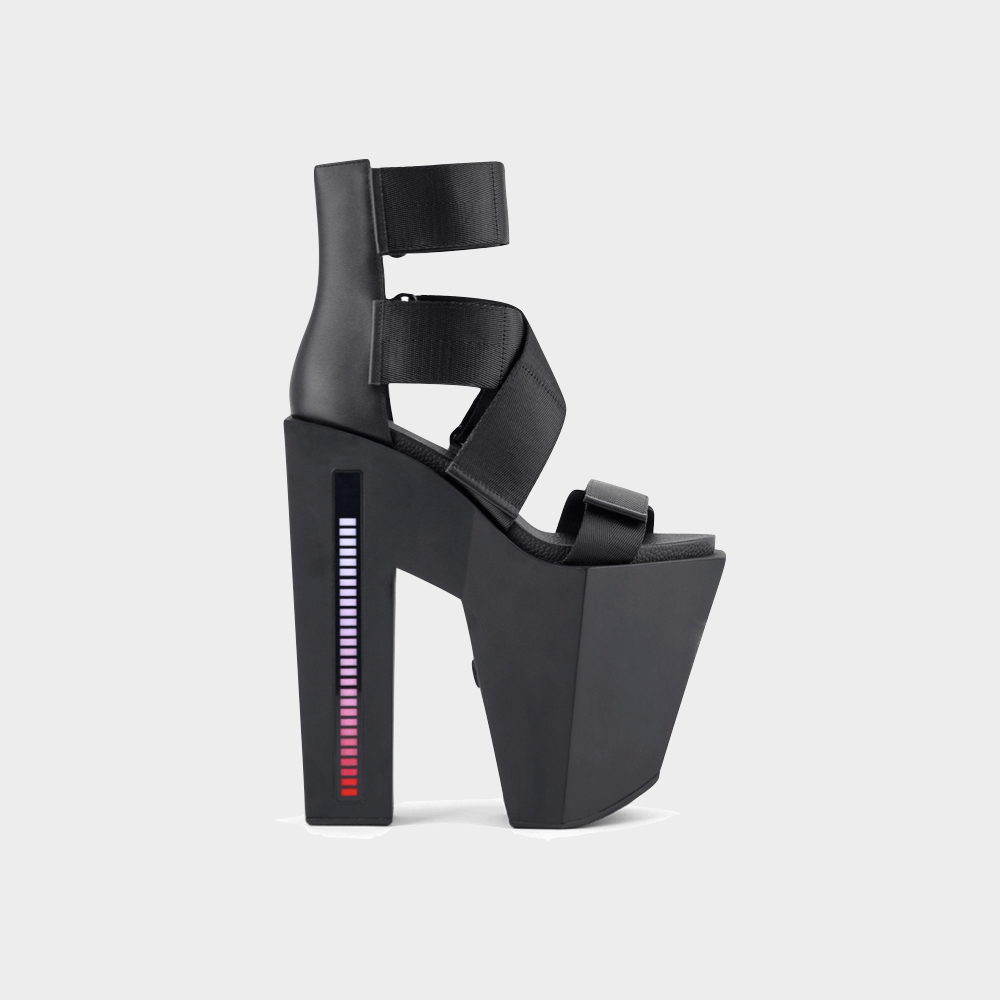 Sandálias EQ, € 910, United Nude.