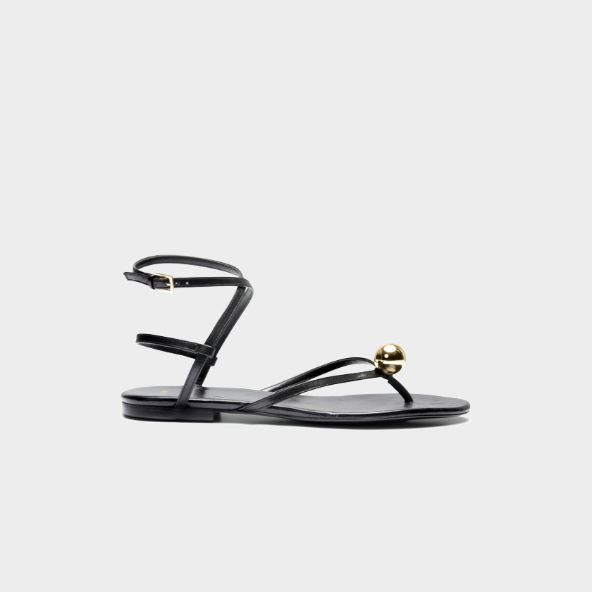 Sandálias em pele, € 69,99.