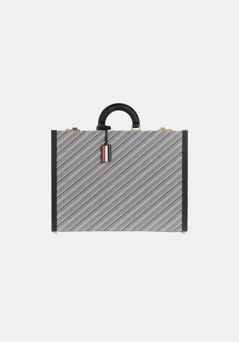 Carteira em pele, € 9.480, Thom Browne
