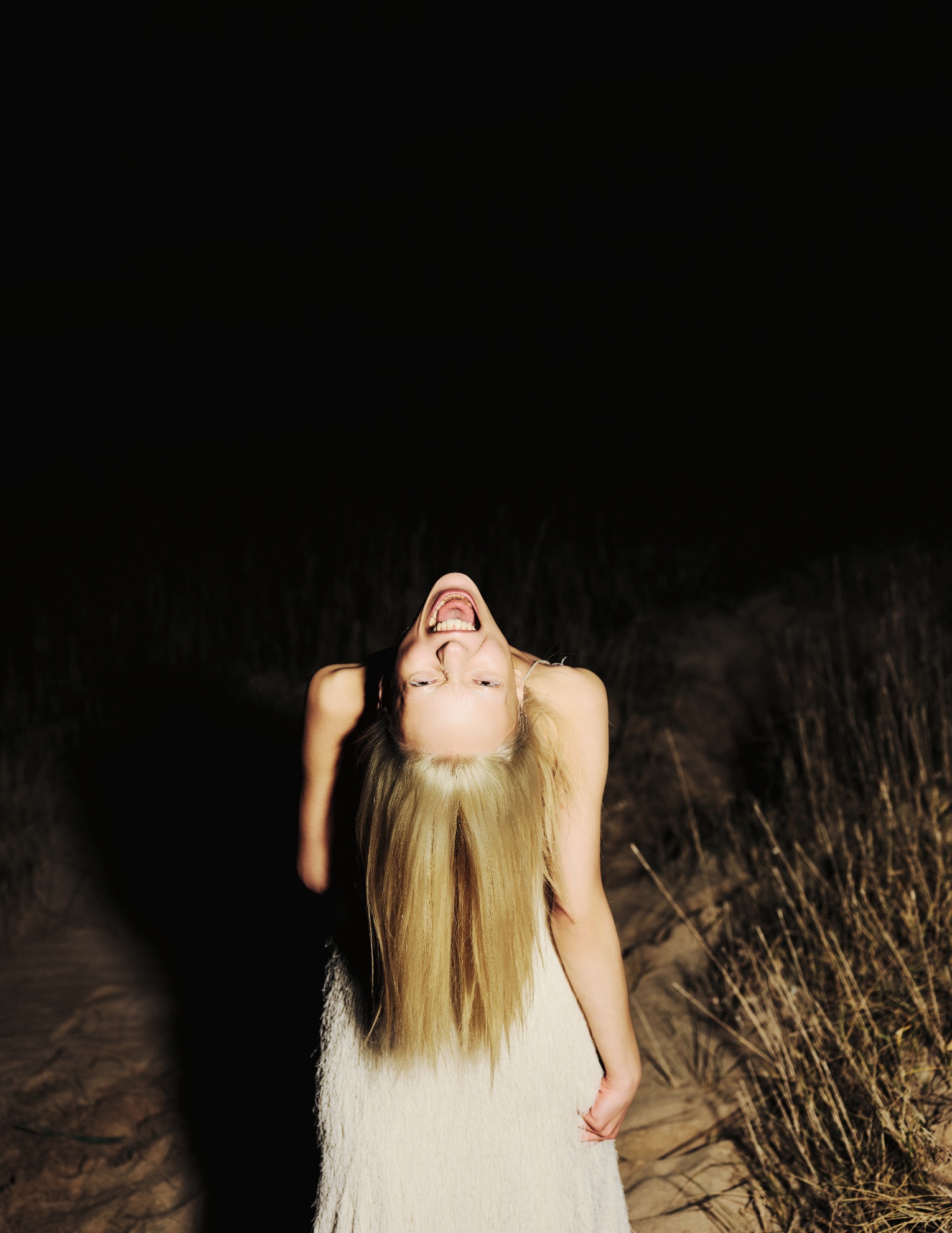Vestido, MARK OFF.