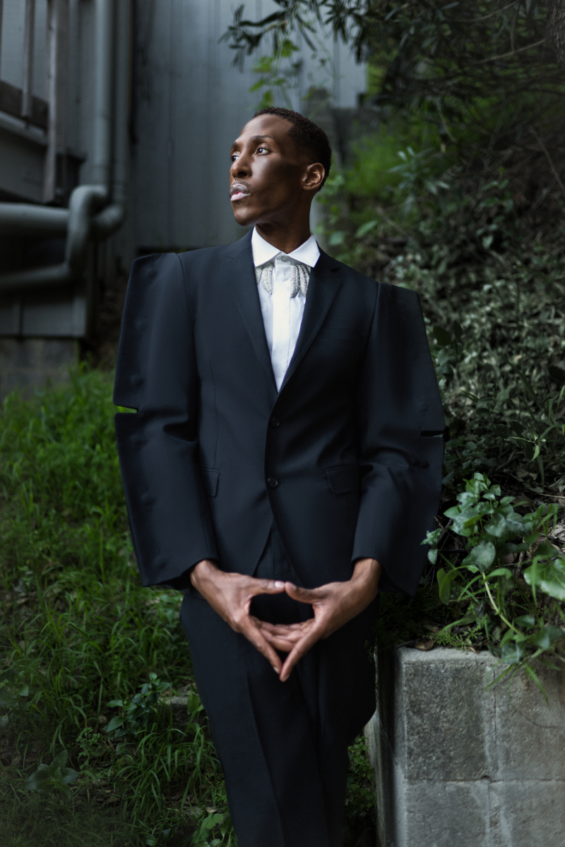 Blazer, camisa e calças, tudo WALTER VAN BEIRENDONCK
