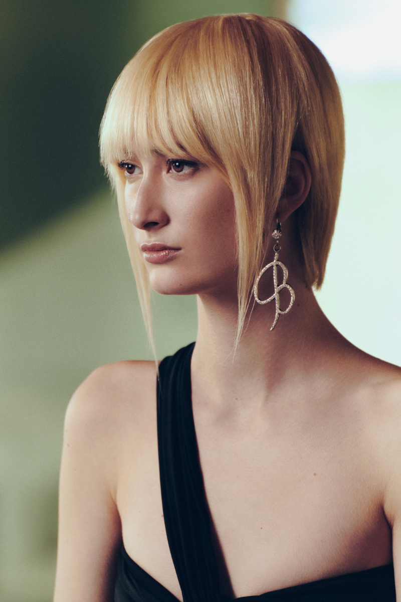 Bodysuit, SAINT LAURENT BY ANTHONY VACCARELLO, em YOOX.COM. Brincos, BLUMARINE.