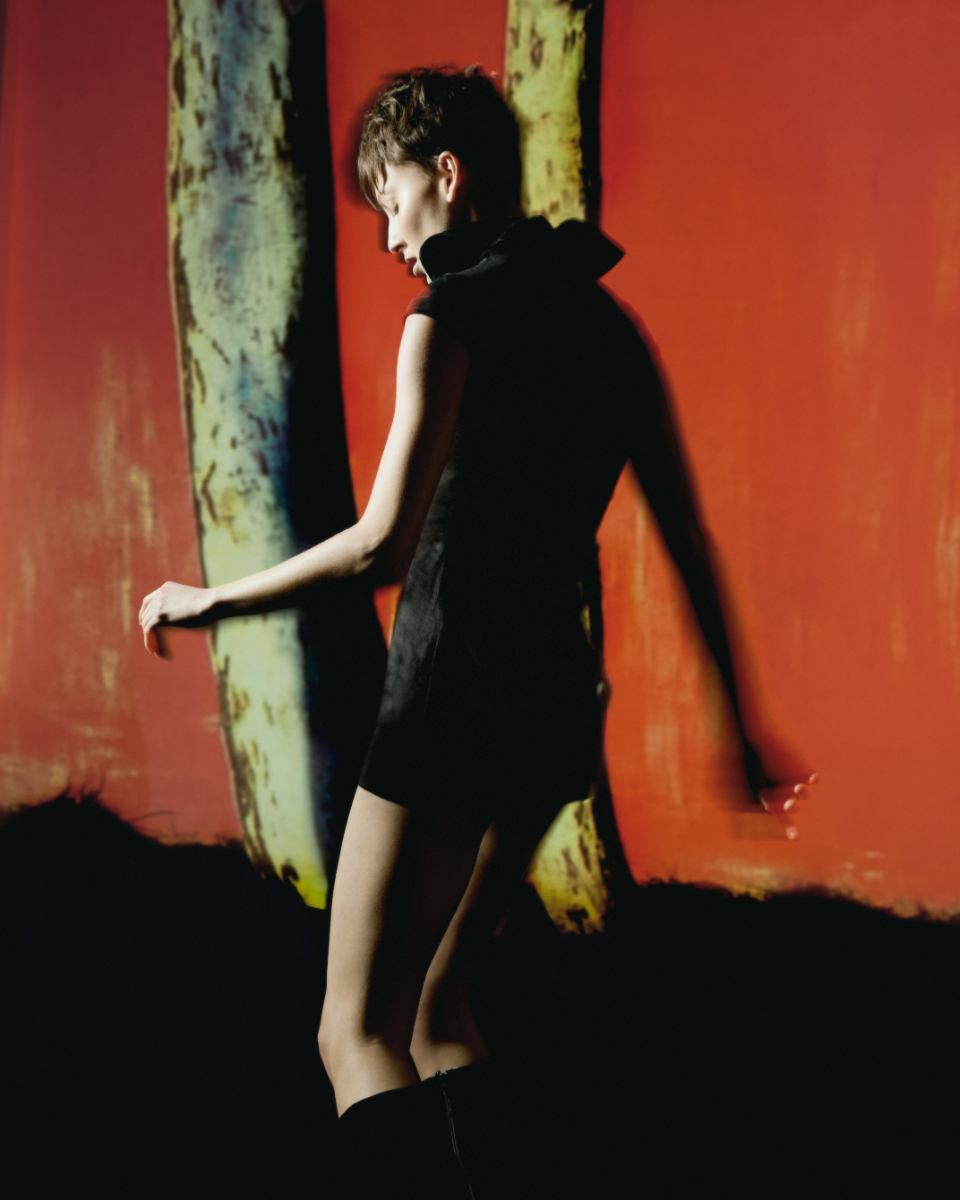 Vestido, MYAT. Botas, AEYDE.