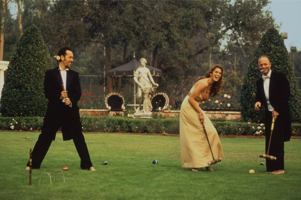 Cindy Crawford, Richard E. Grant, e Ed Harris em Giorgio Armani, Vogue, Março 1992