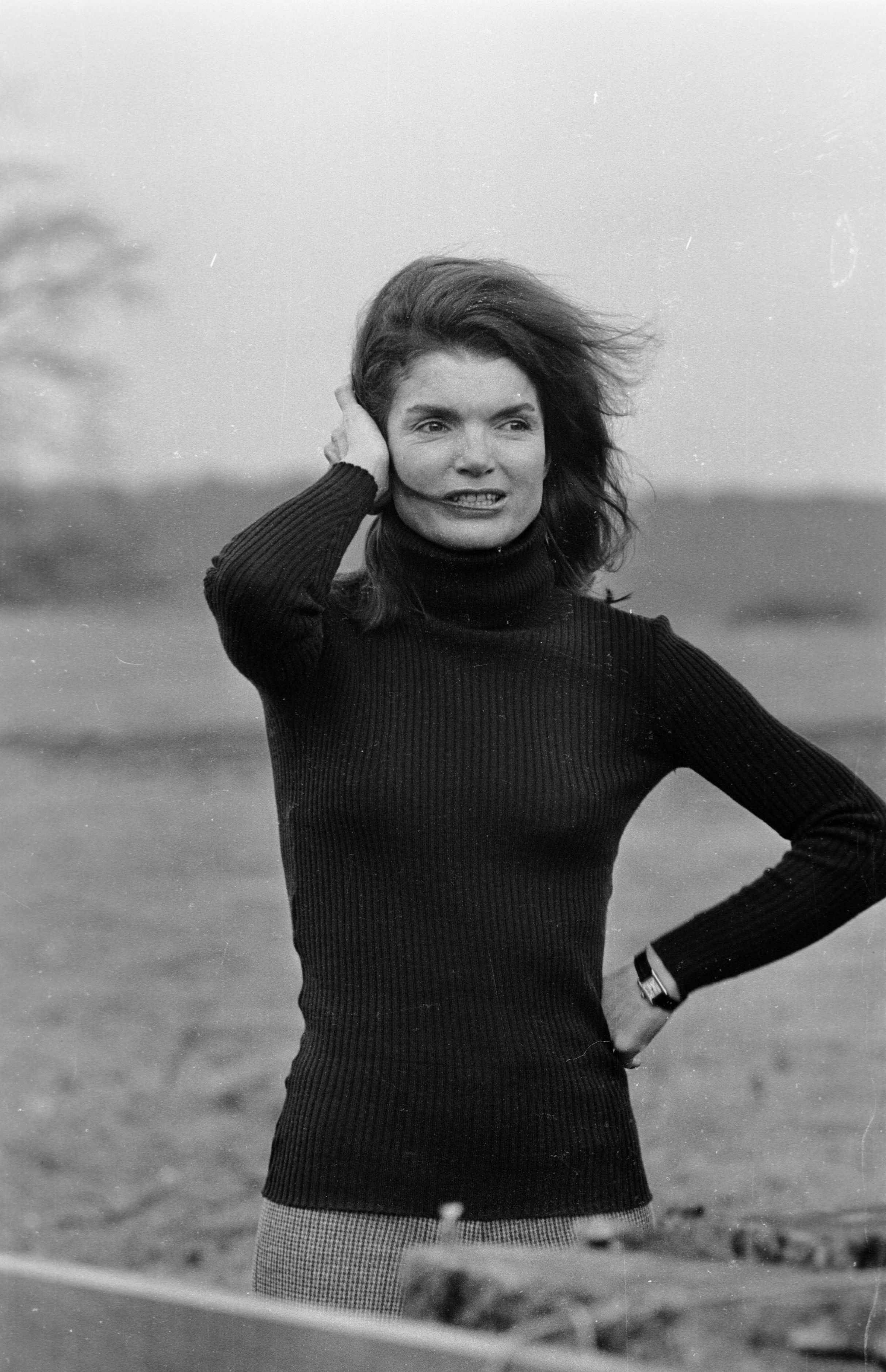 Jacqueline Kennedy, 1969, com o relógio Tank da Cartier. © Getty Images