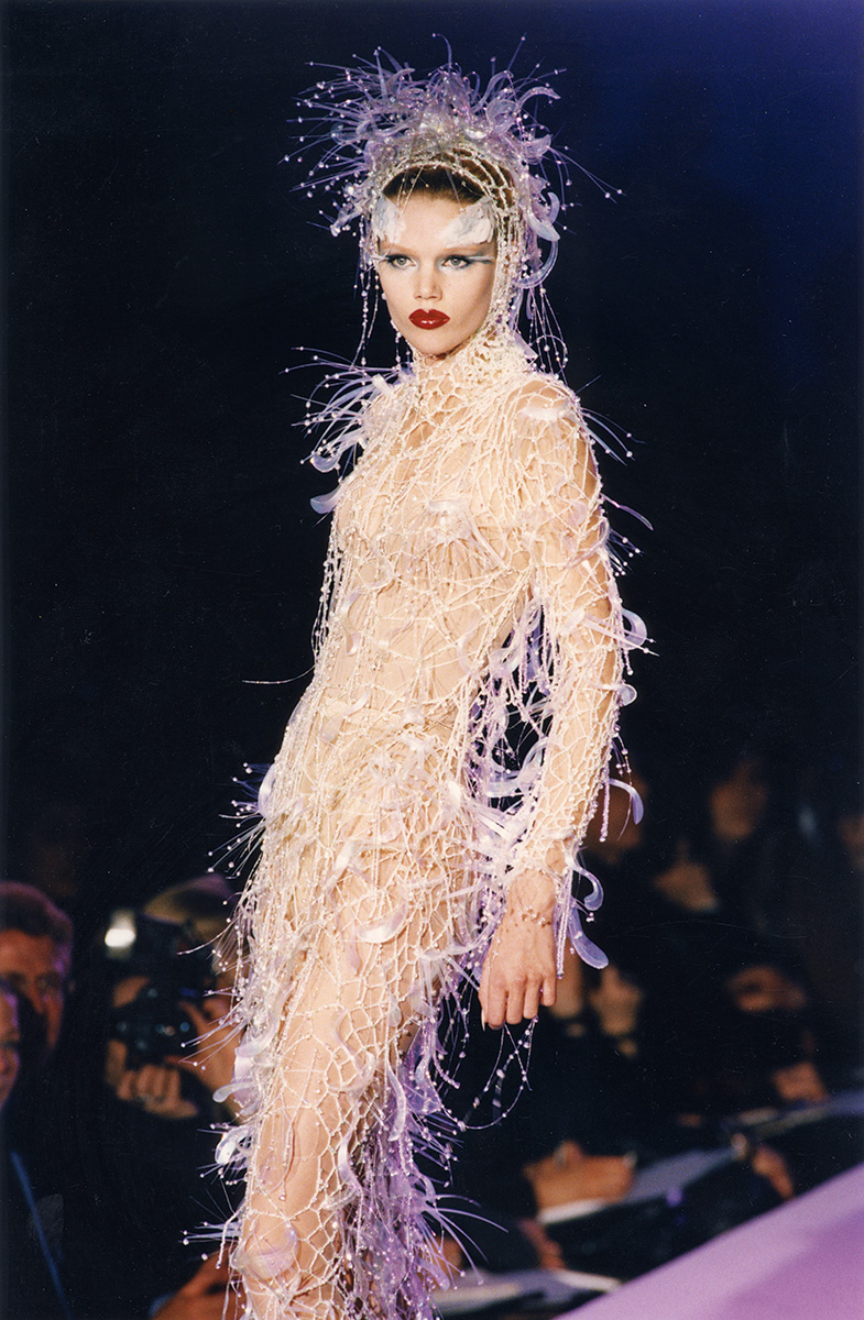 Thierry Mugler Haute Couture Spring/Summer 1997 ©Getty Images