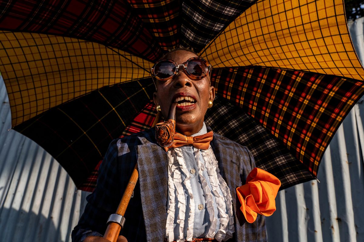 Nkodia Aurelie, 48-year-old businesswoman and sapeuse for 36 years, in Brazzaville, 2019 © Tariq Zaidi