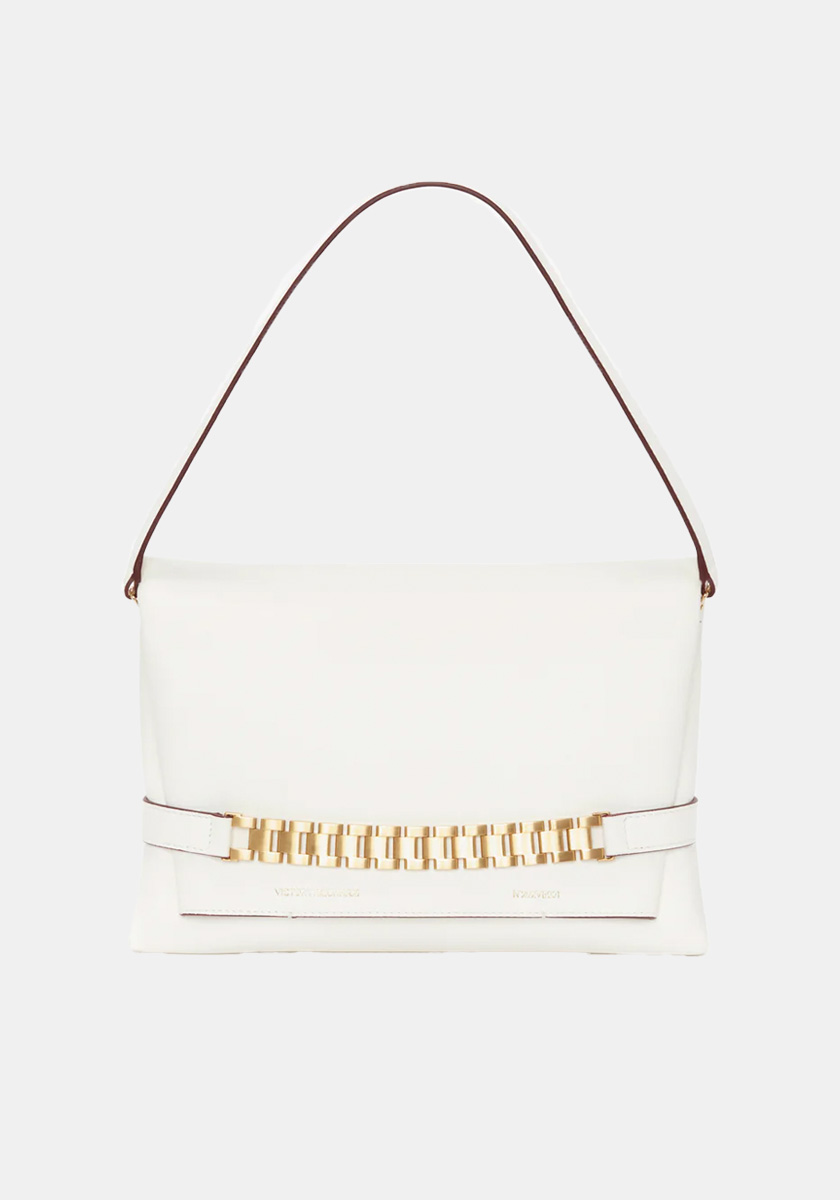 Carteira em pele, € 1.250, Victoria Beckham.