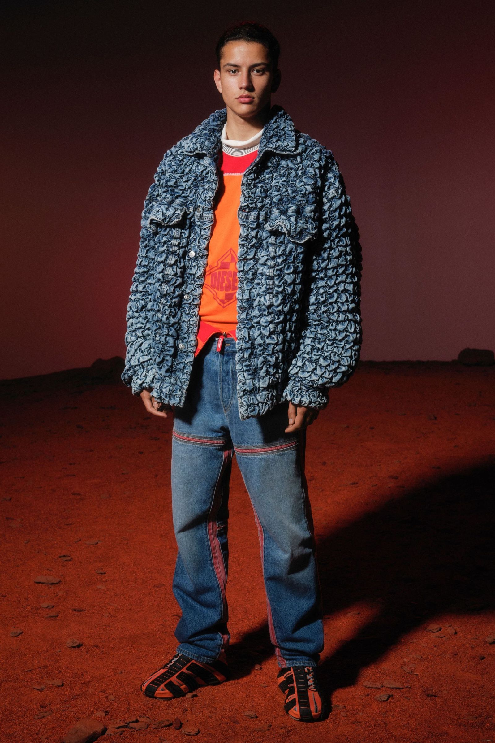 A primeira coleção de Glenn Martens para a Diesel para a primavera/verão de 2022.