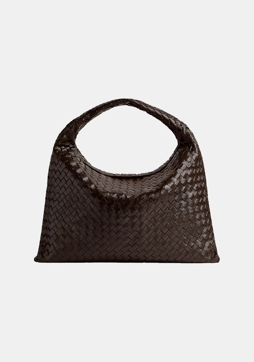 Large Hoop em pele, € 3.500, Bottega Veneta.