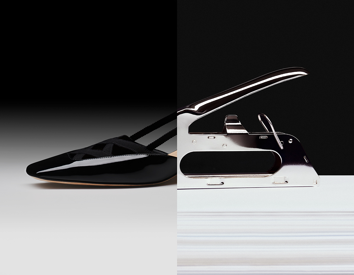 Sapatos D-Envolv em pele, € 990, CHRISTIAN DIOR.