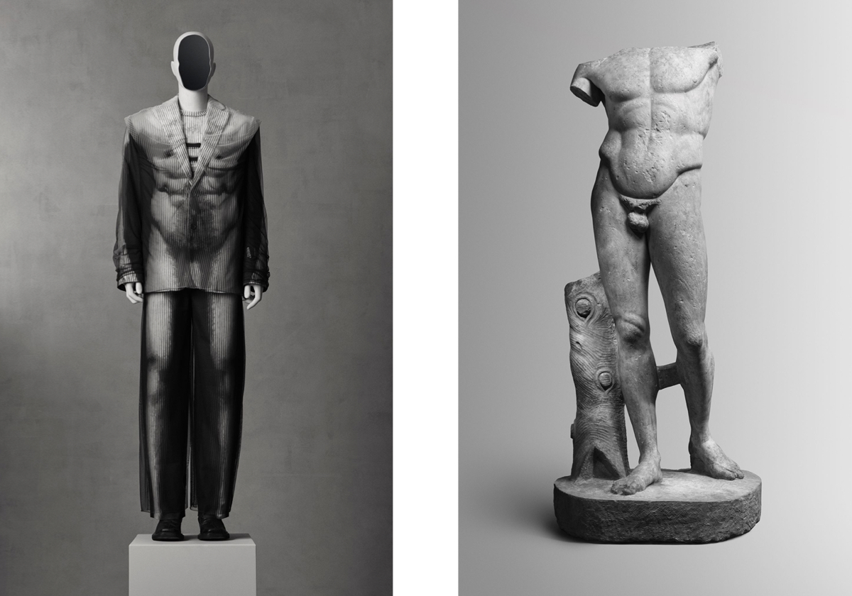 Esquerda: Fato da coleção FW22-23, Glenn Martens para Y/Project. Courtesia de Y/PROJECT ARCHIVES, 2025. Direita: Estátua em mármore do Diadoumenos (jovem a atar uma fita à cabeça), romana, séculos I–II d.C.; doação da Sra. Frederick F. Thompson.