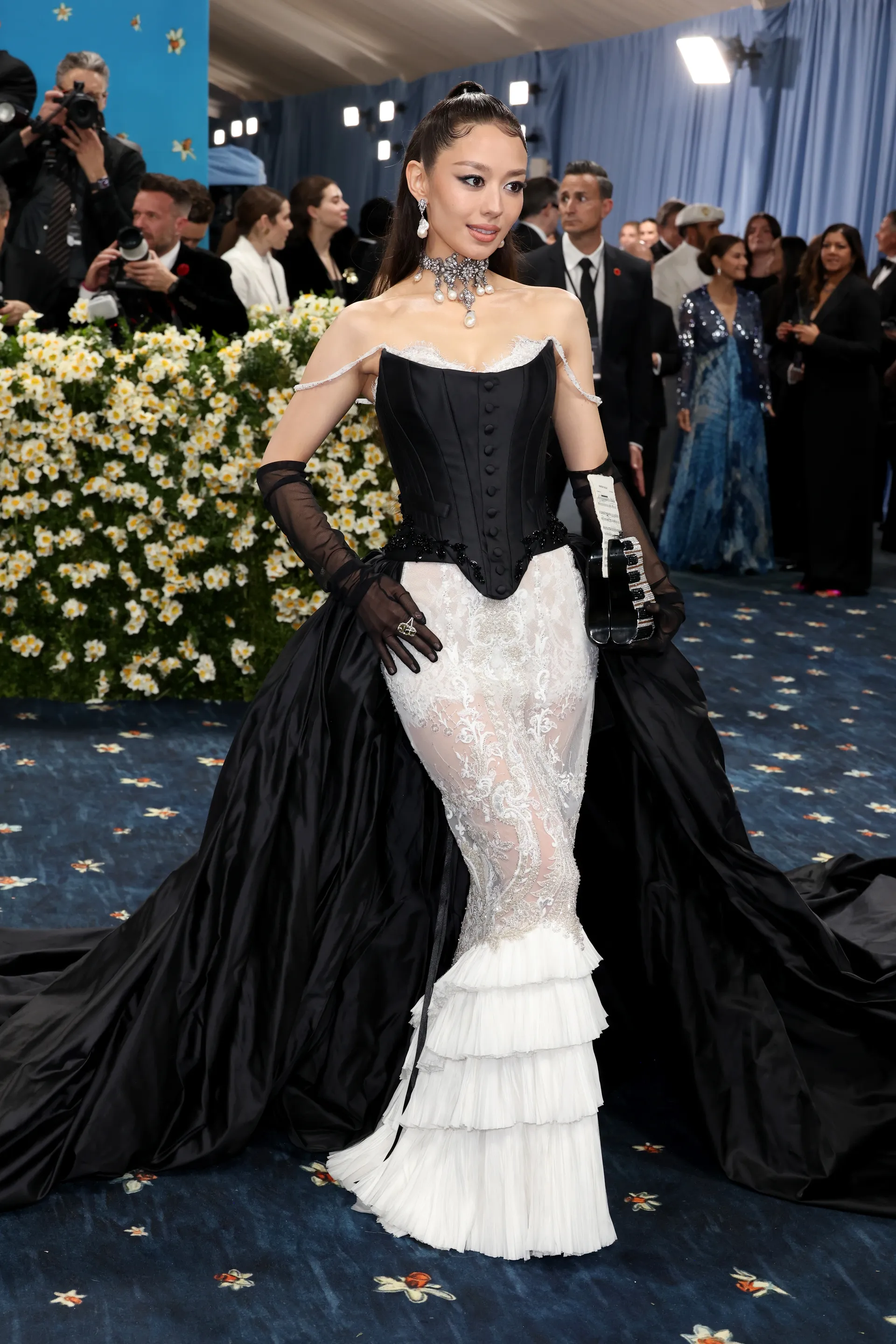 Gina Alice Redlinger na Met Gala 2025 Gina Alice Redlinger na Met Gala 2025