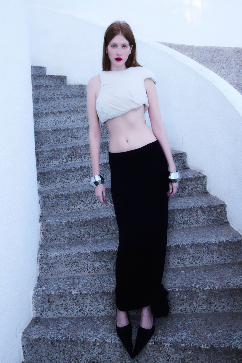 Soutien, LEBEDUK VLAD. Saia, Nº21. Sapatos, BOTTEGA VENETA. 