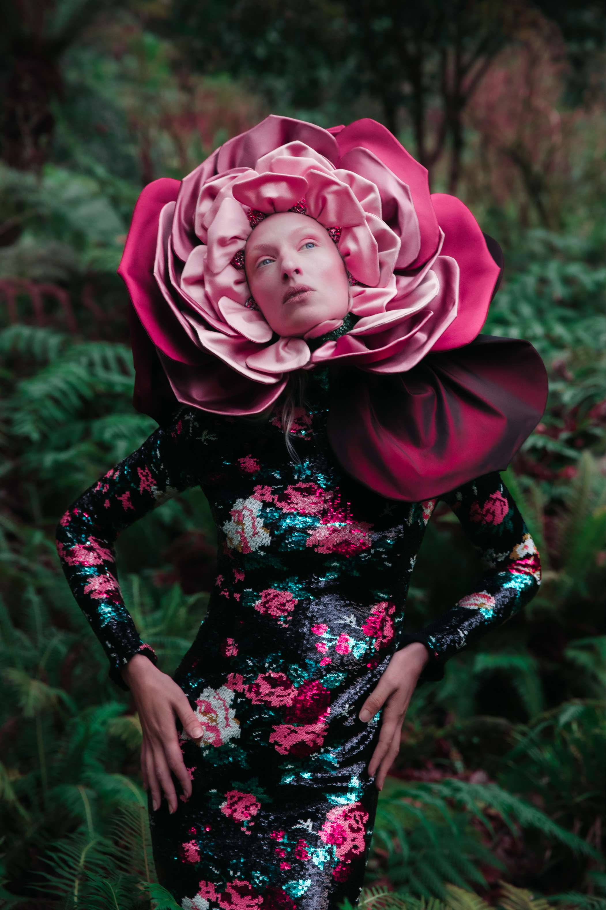 Vestido e headpiece, ambos ALEXIS MABILLE ALTA-COSTURA.