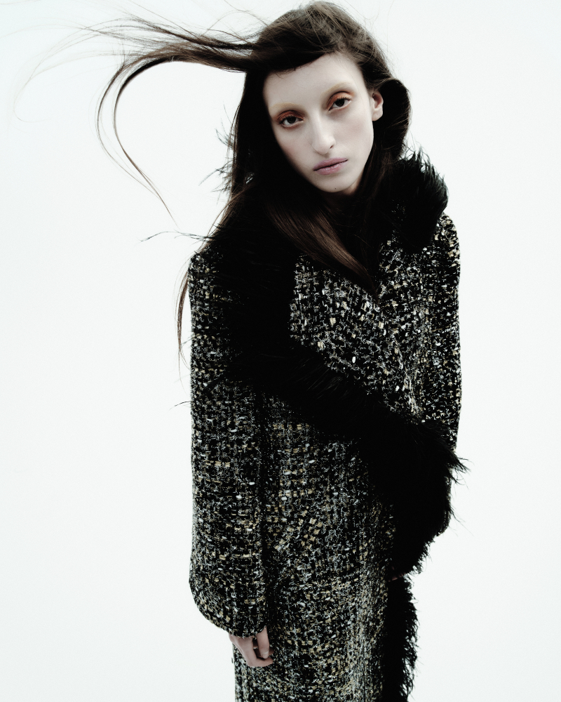 Casaco, LALO. Sapatos, LNB STUDIO.