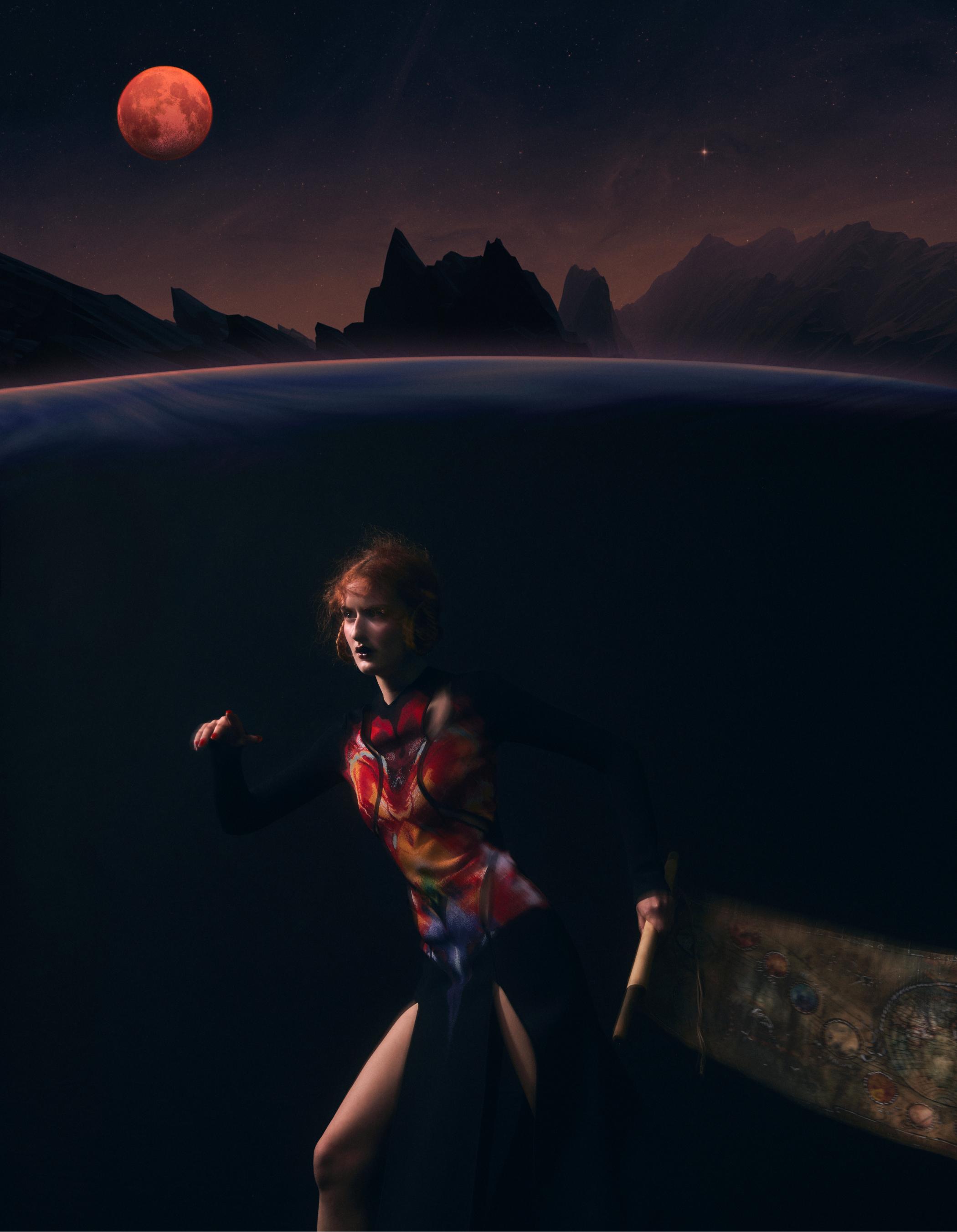 Alceste: vestido, ALEXANDER MCQUEEN.