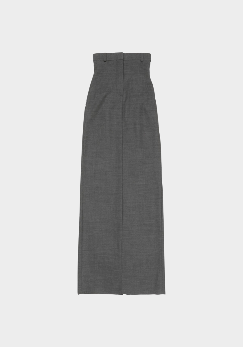Saia em lã, € 690, Acne Studios.