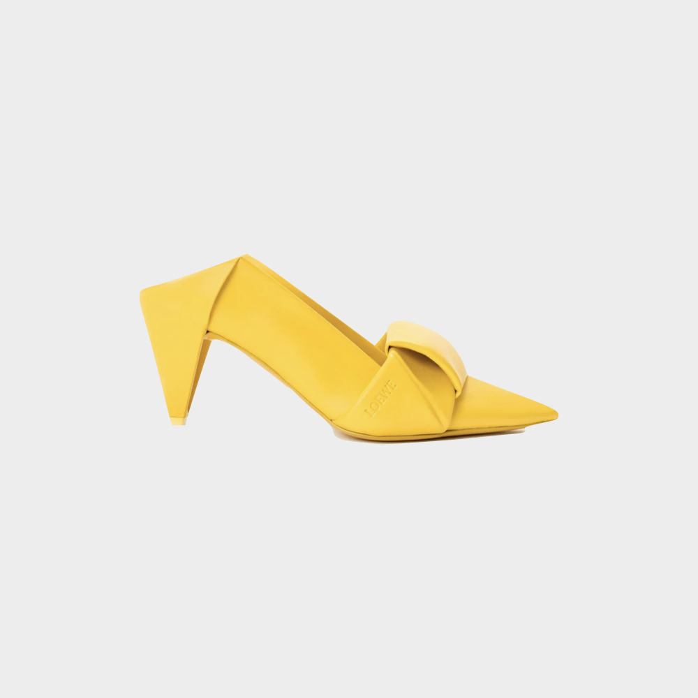 Sapatos Origami, € 1.300, Loewe.