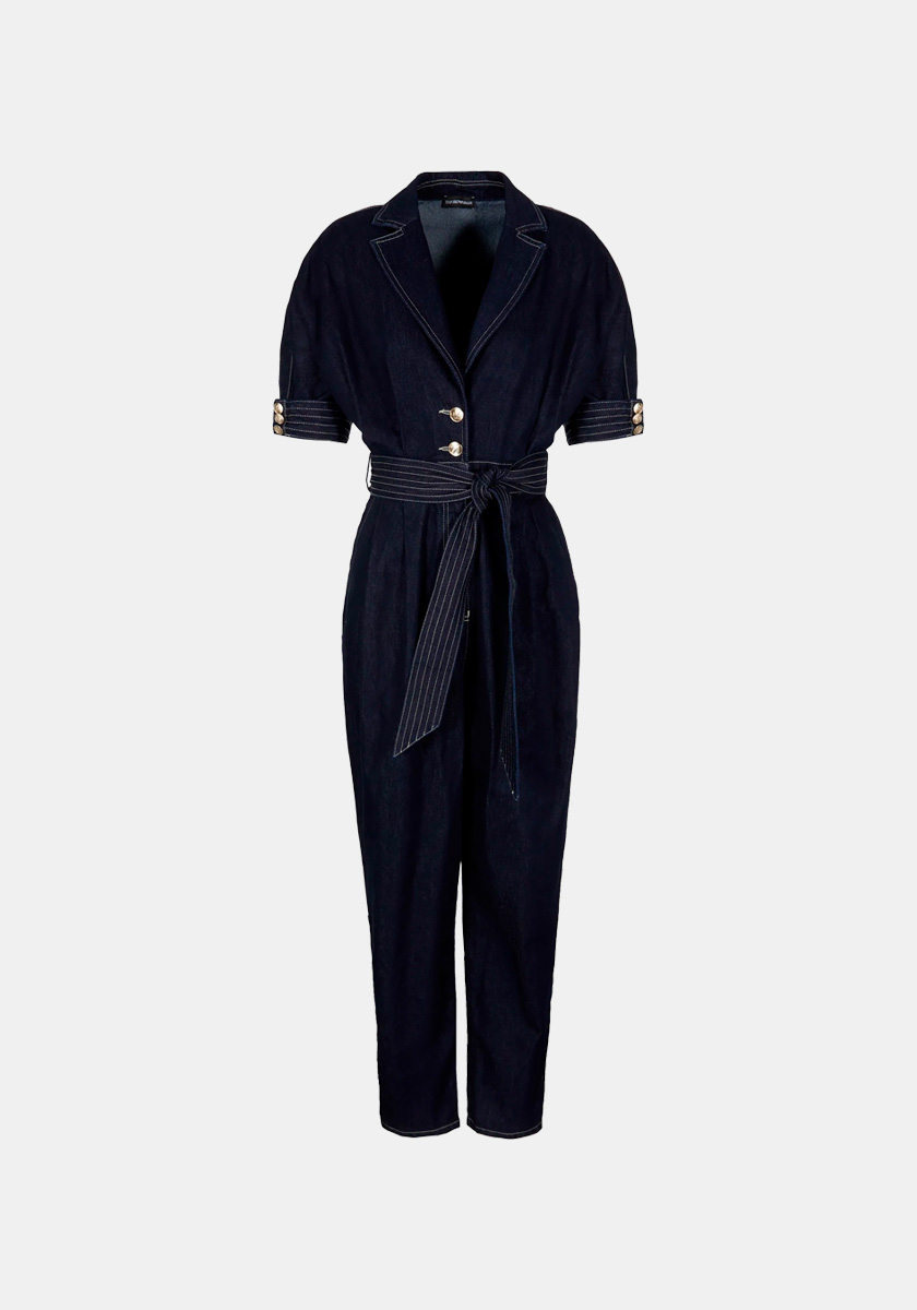 Macacão em denim, € 460, Emporio Armani.