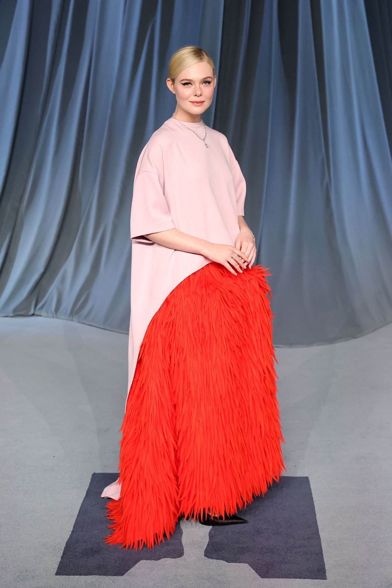 Elle Fanning em Balenciaga (primavera/ verão 2026)